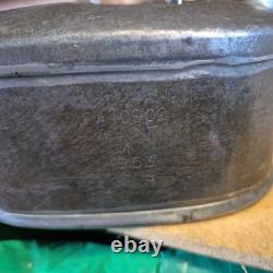 MILITARY 1953 CROWS FOOT VINTAGE MOTOR CAR SQUIRT OIL CAN OILER rare this good