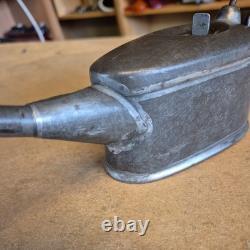 MILITARY 1953 CROWS FOOT VINTAGE MOTOR CAR SQUIRT OIL CAN OILER rare this good