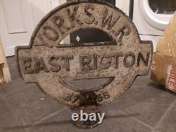 RARE VINTAGE FINGERPOST TOP ROUND SIGN from east rigton west riding yorkshire