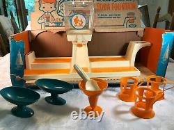 Rare Vintage Ideal toy Howard Johnson's Soda Fountain Serving Pieces Box