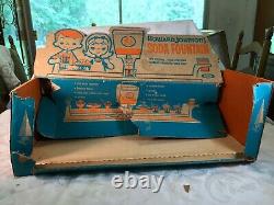 Rare Vintage Ideal toy Howard Johnson's Soda Fountain Serving Pieces Box