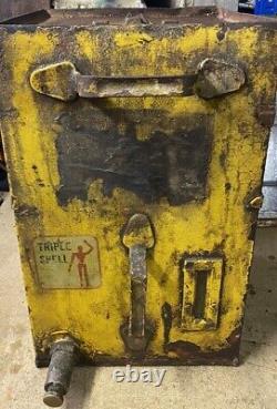 Vintage Shell Stick Man triple X-100 Oil Dispenser RARE, Garage Collectors